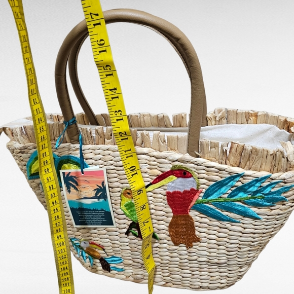 Pacific Paradise A World Traveler Collection Woven Straw Beach Tote - Picture 13 of 16